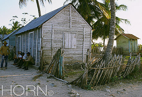 SHACKS-105