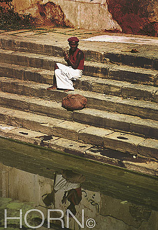 INDIA-137